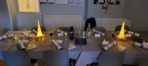 Christmas Dinner Day Table