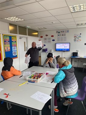 Science Week Students Being Taught About Transport