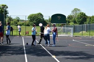 GHS Students On Tennis Court